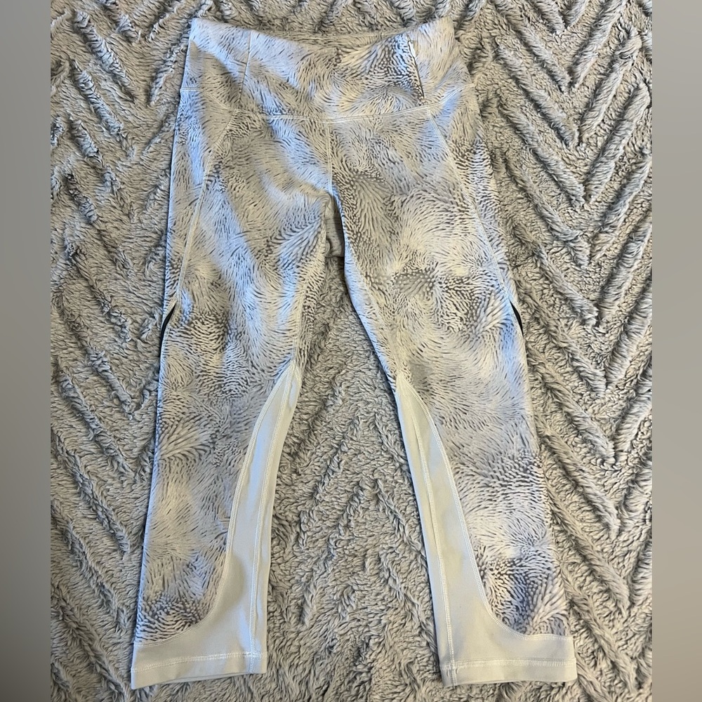 CALIA Limited Edition Capri Leggings White Gray Mesh Small